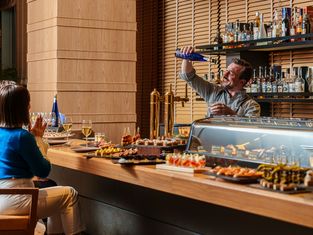 Restaurant Grill Table with Sky Bar