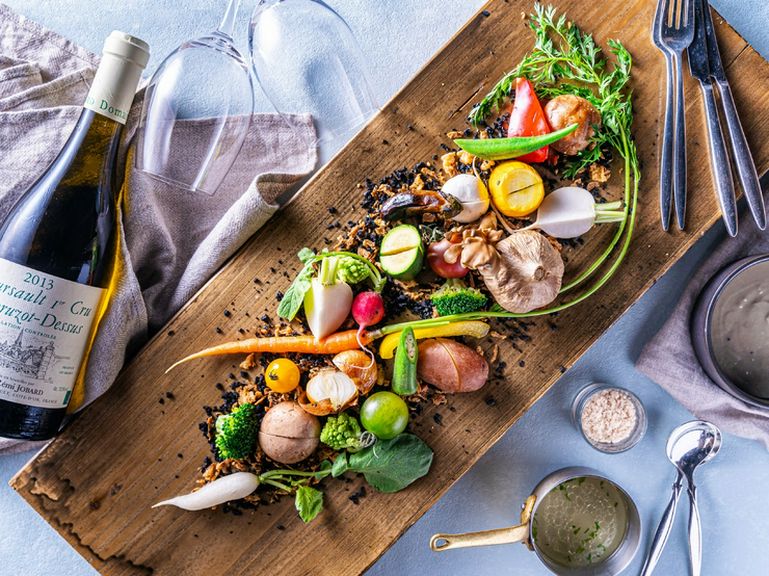 旬の食材にこだわりお料理をご提供しております