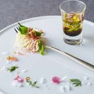 ■乾杯スパークリングワイン付き※ノンアルコールに変更可

【料理一例】
長崎産旬魚のクルード
旬菜のとろける濃厚ズッパクレーマ
長崎鮮魚の一皿
牛ロース網焼き　
デザートプレート
コーヒーor紅茶orそのぎ茶