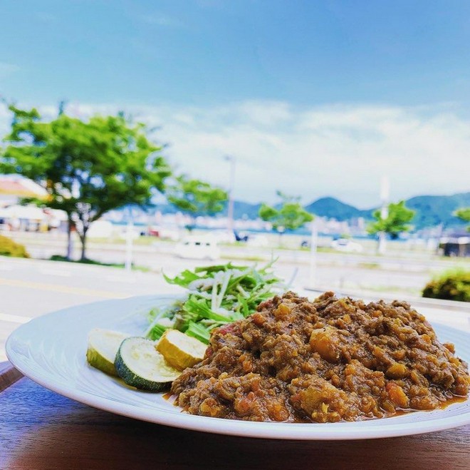 地方の味を楽しめる