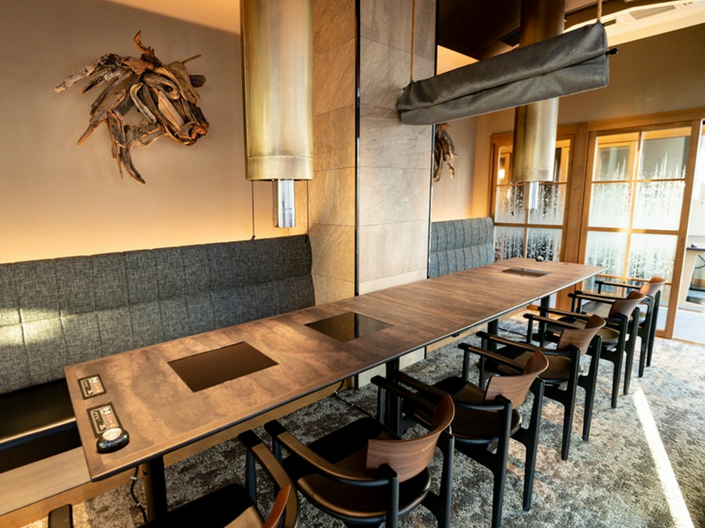 一人当たりの座席幅が広く、ゆったりと過ごせるのも嬉しい