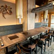 和モダンで落ち着いた雰囲気がただよう店内。どこか非日常的な空間で、日々の疲れや悩みを忘れさせてくれます。“いつも頑張っている自分へのご褒美”として訪れてみてはいかが。