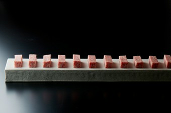 思わず「うっとり」してしまう程のおいしさ『＜栄限定＞飛騨牛「最とび」肉厚　極上カルビ』