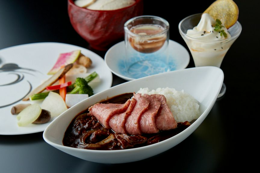 超濃厚最とび飛騨牛カレーランチ