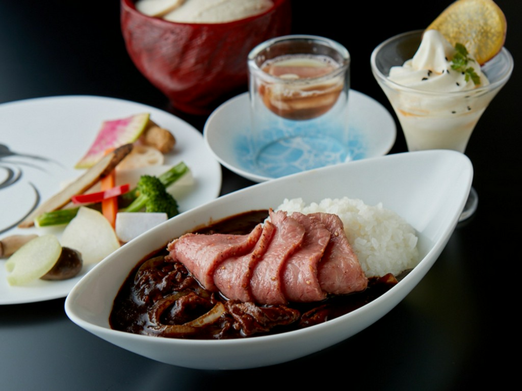 超濃厚最とび飛騨牛カレーランチ
