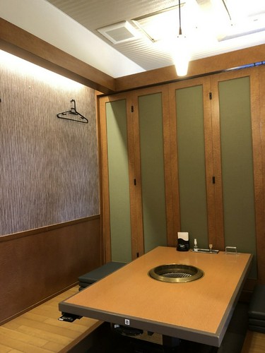 半個室テーブル席