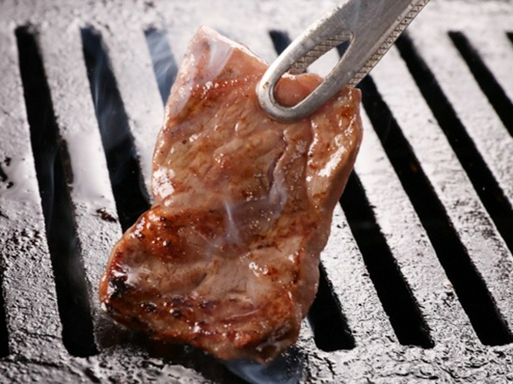 ジューシーな黒毛和牛をご堪能下さいませ