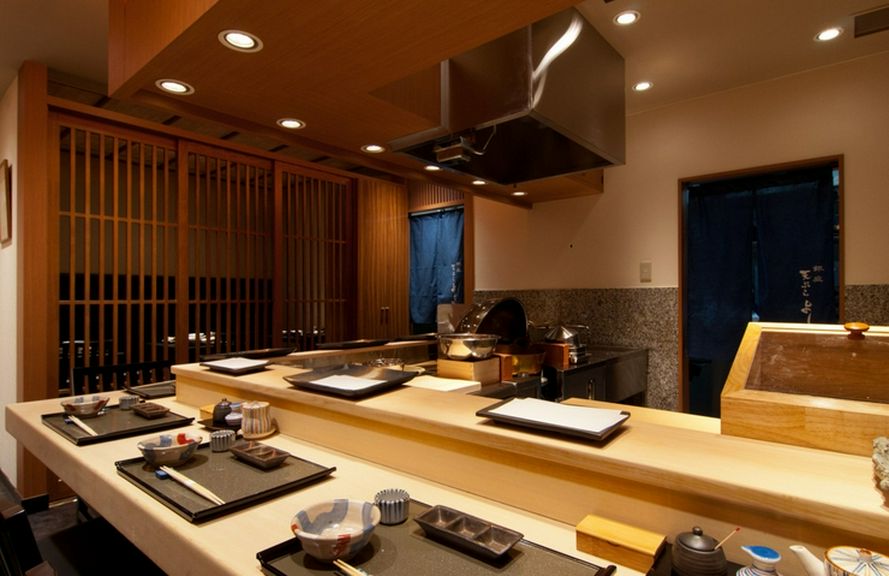 カウンター席で愉しむ天ぷらの醍醐味