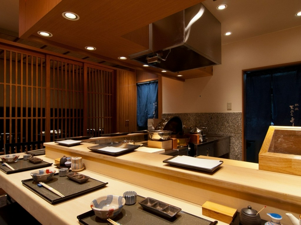 カウンター席で愉しむ天ぷらの醍醐味