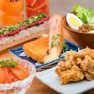 メインの『野菜巻き串焼』以外にも多彩なメニューを用意。一皿ひとさら、1人分くらいの量で盛り付けられているので、「いろんな味を少しずつ楽しみたい」という方にもぴったりです。