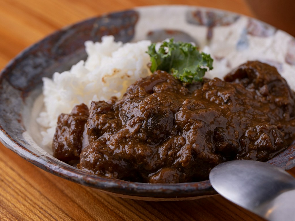 失敗を繰り返し、辿り着いたという『牛アキレススパイスカレー』