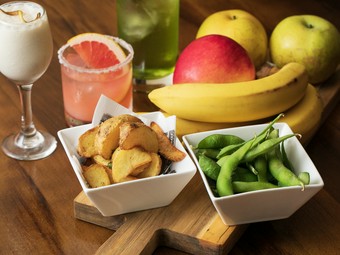 料理と300種類越えの2時間飲み放題がセットになった『フリードリンク付きコース』