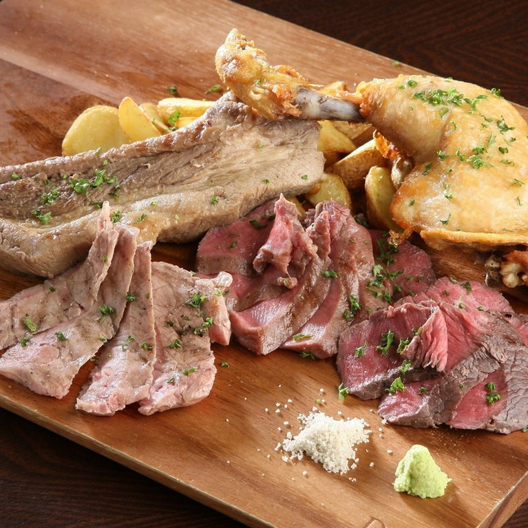 総重量500gオーバー！群馬県産ブランド肉の5種盛り『moreのスペシャルグリル』（3～4名様用）