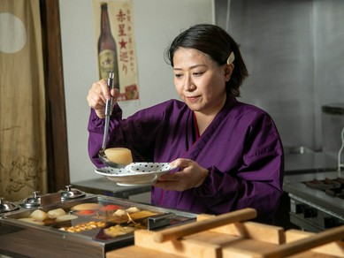 女将が厳選した日本酒が約50種類楽しめる