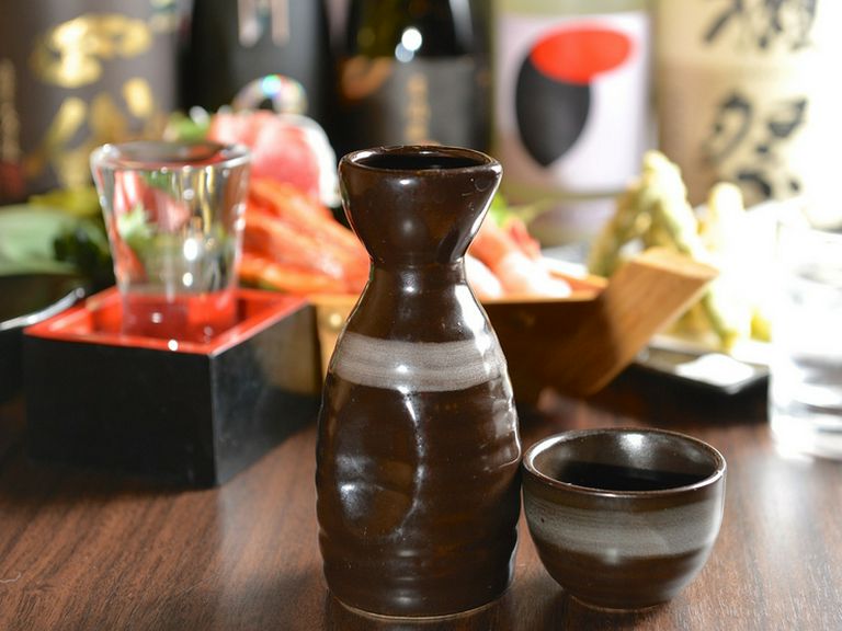 人気銘柄から希少酒まで。店主自ら厳選した地酒・焼酎