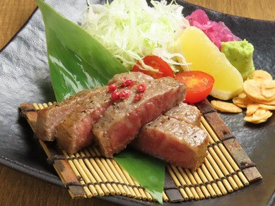 甘みがあってジューシーな『能登牛サーロインステーキ（100g）』