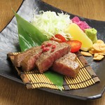 甘みがあってジューシーな『A5和牛サーロインステーキ（100g）』