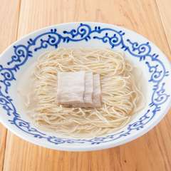 豚の濃厚な旨味をしっかり感じる、進化系豚骨ラーメン『豚そば』