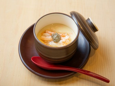スープのようにのど越しなめらかな『季節の茶碗蒸し』