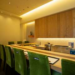 接待にふさわしい、全9席の静かな和空間