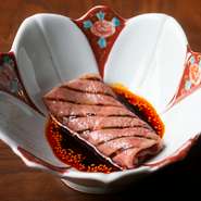 フカヒレの土鍋煮込みと北京ダックが入った26品の少量多品目で種類豊富に取り揃えております。