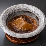 フカヒレの土鍋煮込みと北京ダックが入った全26品のシグネチャーコース