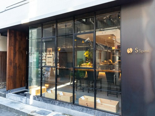 「渋谷駅」マークシティアベニュー出口より徒歩3分