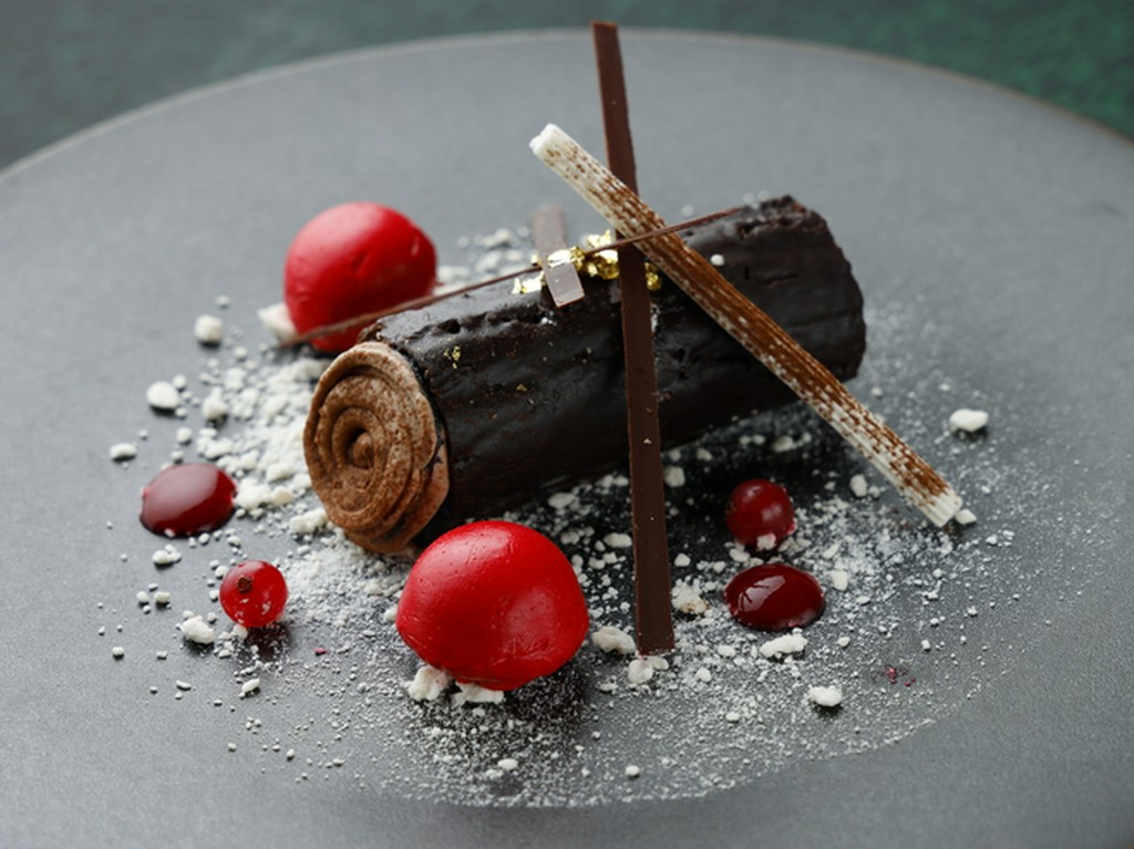 ホワイトクリスマスを連想させる『ブッシュドノエル』