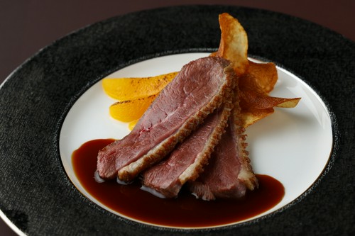 フレンチの技法を重んじた、クラシックスタイルの料理も充実