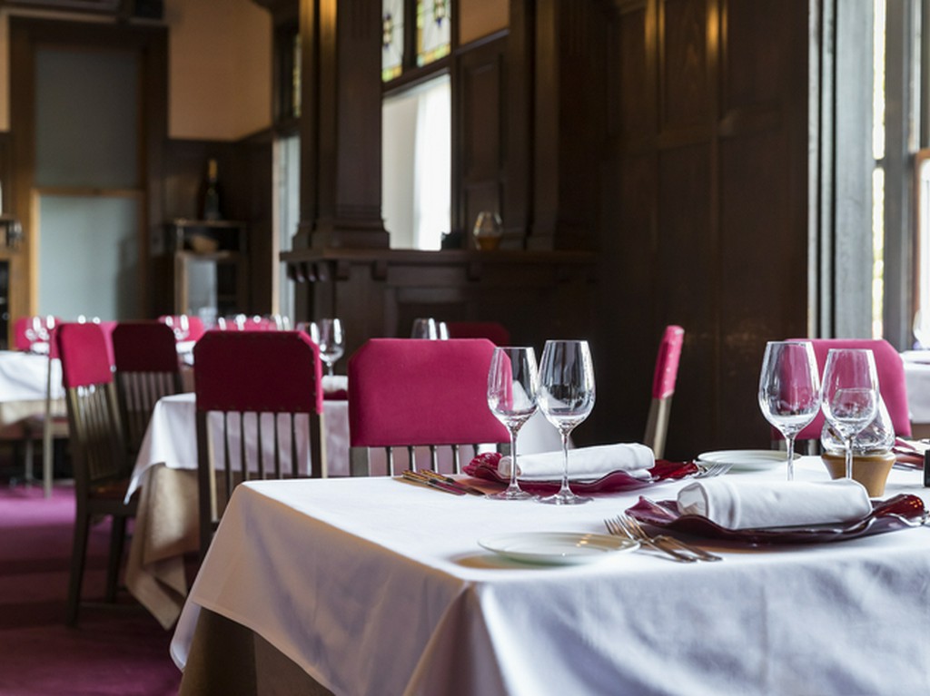 クラシカルで落ち着いた雰囲気の中で、極上のフレンチを堪能