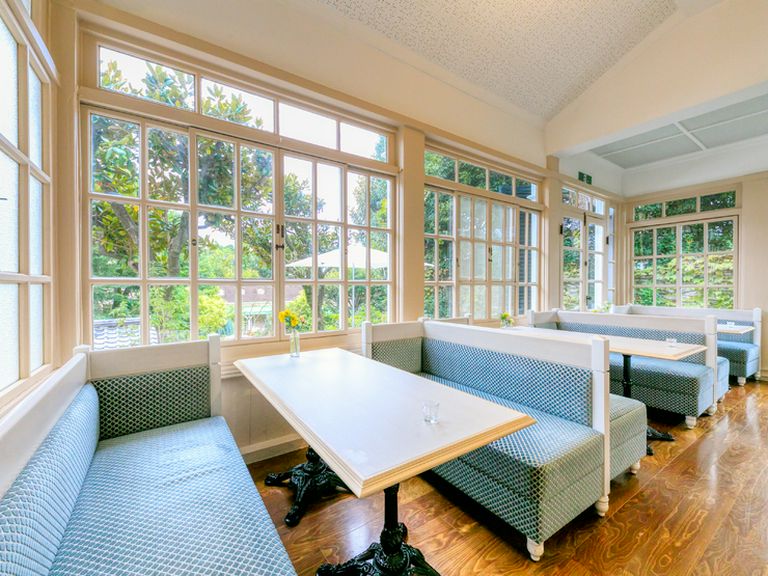 ソファー席にゆったりと腰掛けて、優雅なひとときを満喫