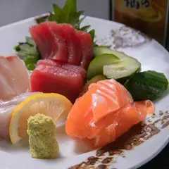 マグロ、カンパチ、サーモンの『お刺身三点盛り』