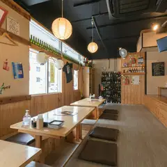 店内は30人まで入店可能。貸切の相談にも応じてくれます