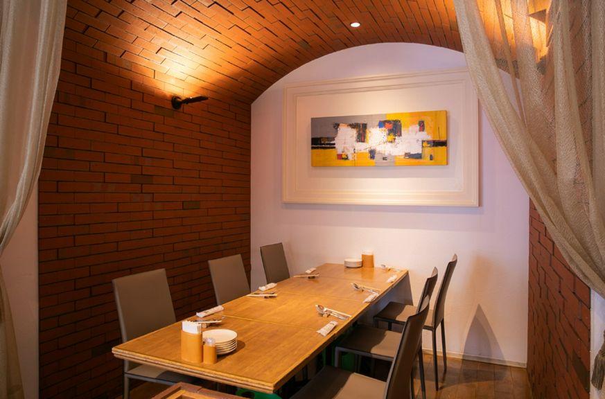 8名様まで入室可能な半個室