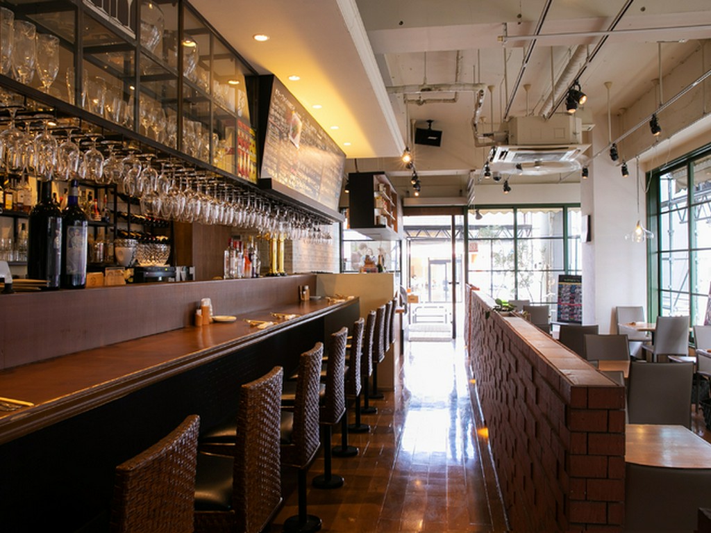 落ち着いた雰囲気の店内