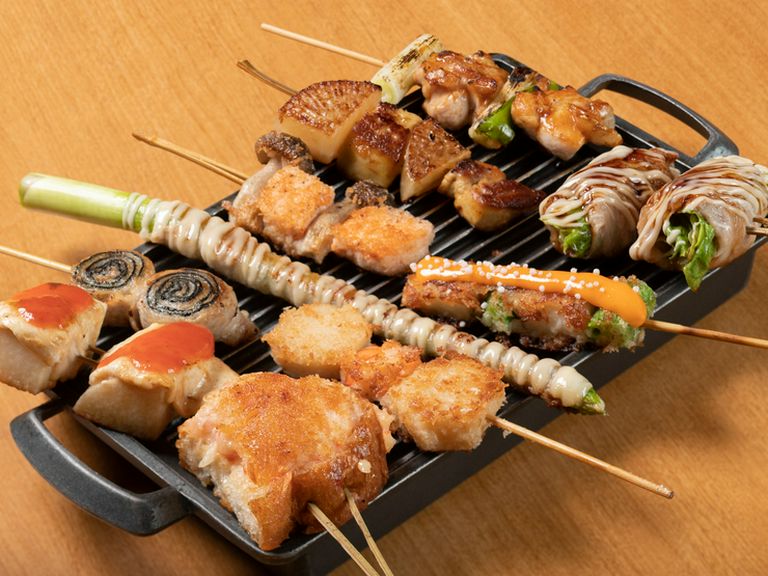 人気メニューやその日のオススメを盛り込んだ『名物くわ焼き10種盛』
