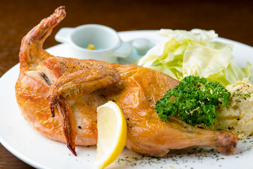 鶏のおいしさをたっぷり味わえる『国産若鶏半身焼』