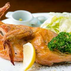 鶏のおいしさをたっぷり味わえる『国産若鶏半身焼』