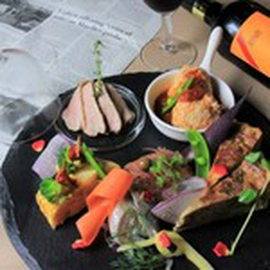 スペイン料理 Ginsai 中野坂上店 中野 スペイン料理 地中海料理 の料理 店内写真 ヒトサラ