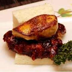 黒毛和牛とフォアグラのロッシーニサンド