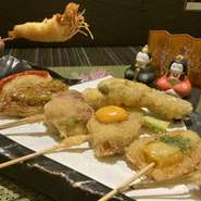 苦手な物やアレルギーなどありましたらお申し付け下さい。当店はカウンターのみの小さなお店なのでキャリーケース等、大きな荷物をお預かりするスペースはございません。ご理解の程宜しくお願いします。ご予約のお時間を15分過ぎてご連絡無い場合はキャンセルとさせて頂きます。20時以降のご予約は電話受付のみとさせて頂きます。お一人セット料金330円頂いてます。