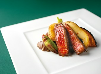 つくば山麗“飯村牛”フィレ肉の黒胡椒炒め