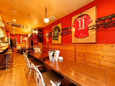 フラリと来店し、食事とお酒をひとり嗜む