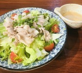 特製ゴマダレと豚の相性バッチリ！冷しゃぶサラダ！