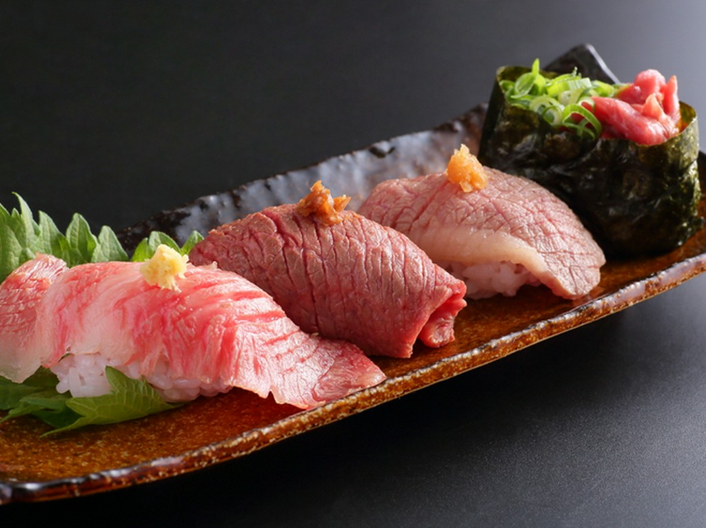 炙り肉寿司盛合せ(4貫)