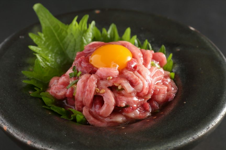 和牛タンのユッケ