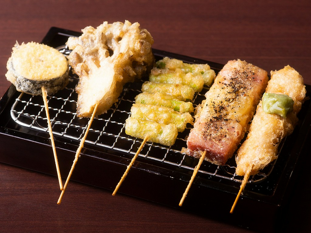 迷ったらこれ！　人気の天ぷらが揃い踏み『天ぷら串五点盛』