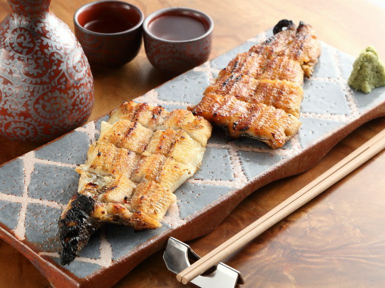 白焼に蒲焼、ハーフ＆ハーフも楽しめる『活締め鰻の1本焼き』