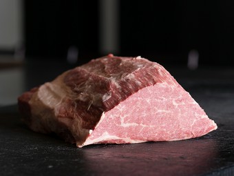 店主の思いが詰まった、濃厚な味わいが特徴の門崎丑『ヒレ』