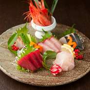 固定概念にとらわれない新しい和食。新たな和食の魅力を世界に、そして改めて日本人に向けて発信する。テーマは「日本人なら誰もが大好きな料理を少しのアレンジで今までにない新しい和食に」。